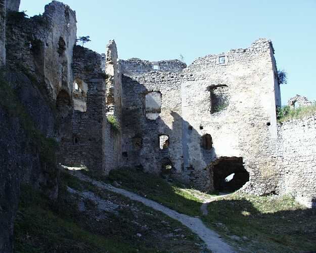 sulov_13.jpg (43331 bytes)